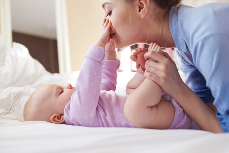 Grippe chez le bébé : quels gestes et remèdes naturels pour l'accompagner ?