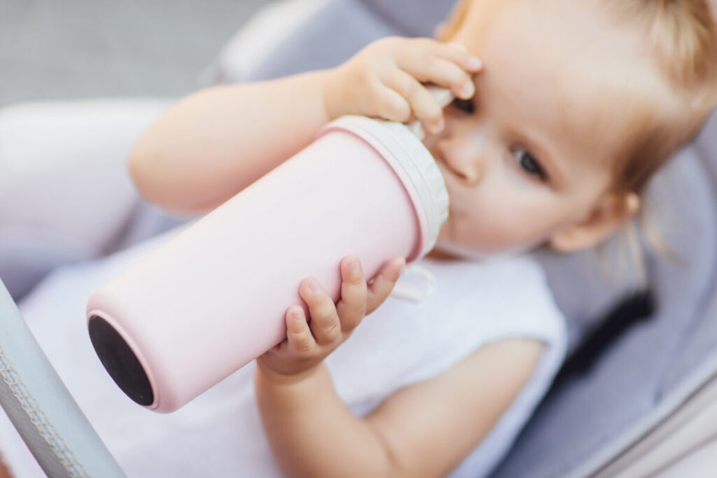 Farine pour bébé de 1 mois : est-ce autorisé et quels sont les risques ? 3