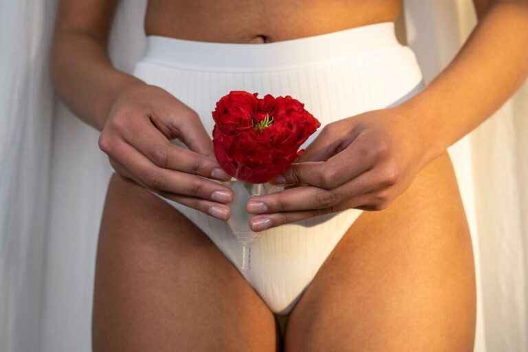 Culotte menstruelle réutilisable en coton biologique éligible à la prise en charge par l'Assurance maladie et les mutuelles.